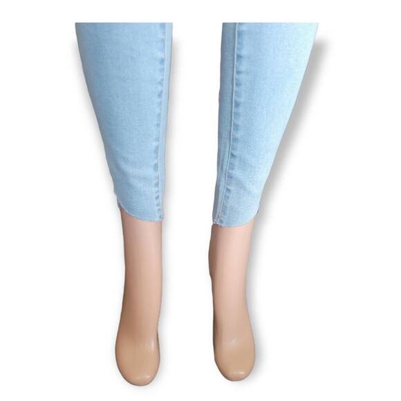 NEW Lulus Women's High Rise Raw Hem Light Wash Skinny Jeans Size 28 - Picture 2 of 12